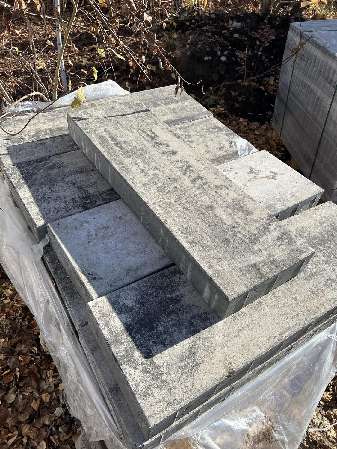 Ландшафтный дизайн в Тюмени с плиткой Ригель, Трио, 300х900 мм